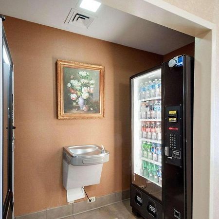 Quality Inn Windsor Mill Dış mekan fotoğraf