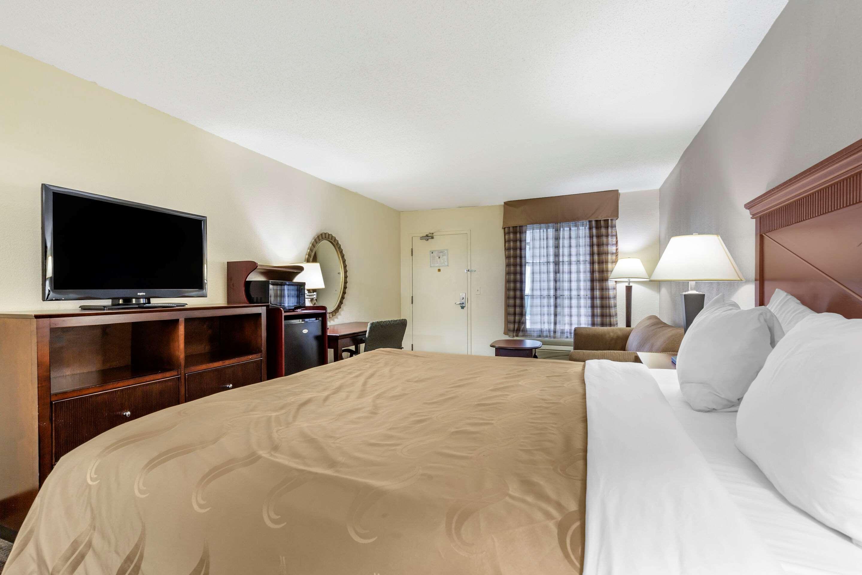 Quality Inn Windsor Mill Dış mekan fotoğraf