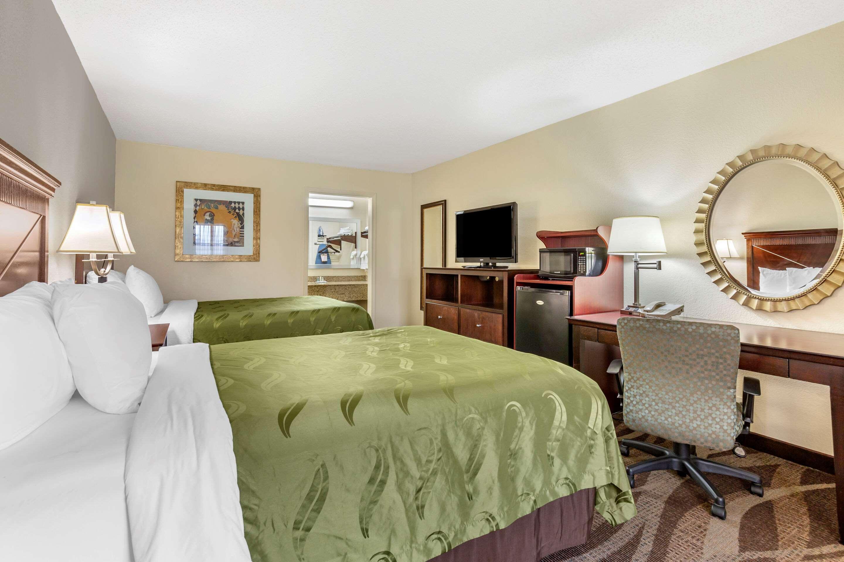 Quality Inn Windsor Mill Dış mekan fotoğraf