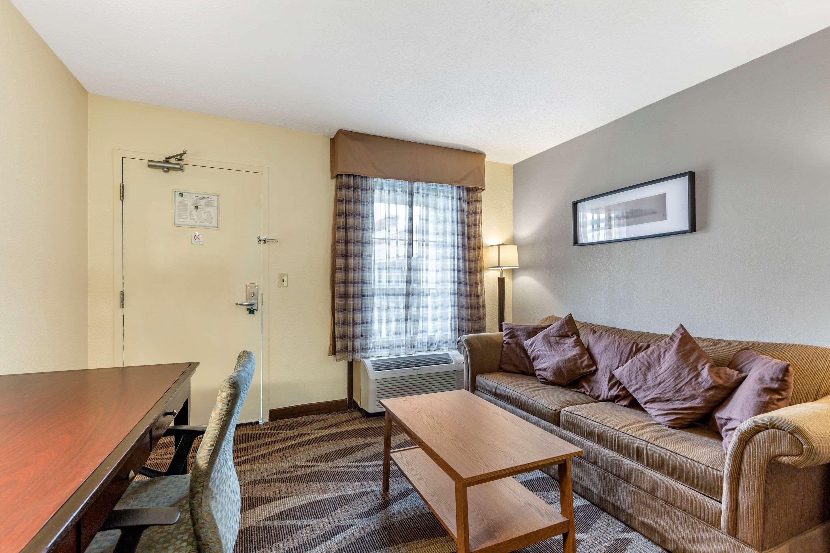 Quality Inn Windsor Mill Dış mekan fotoğraf