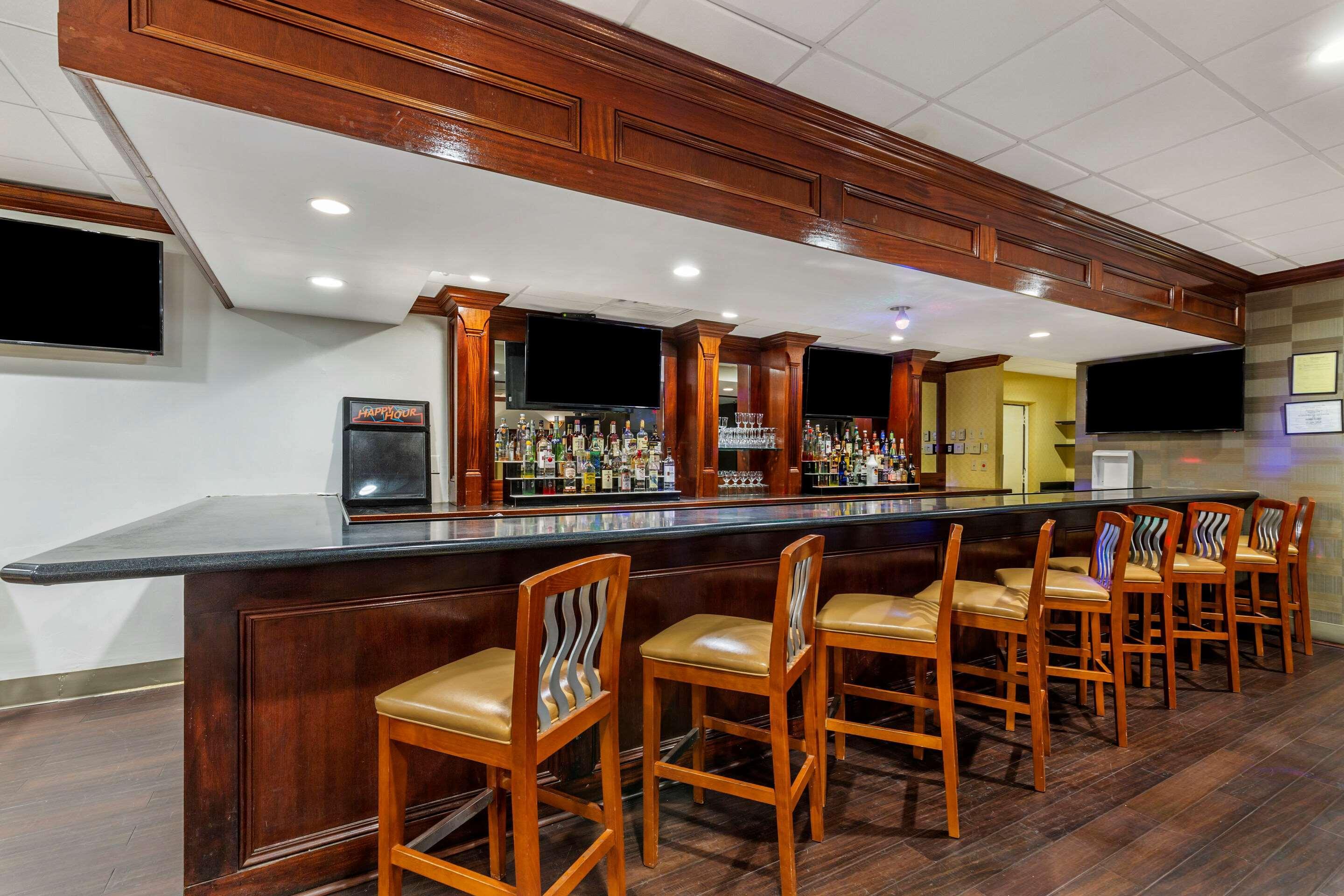 Quality Inn Windsor Mill Dış mekan fotoğraf