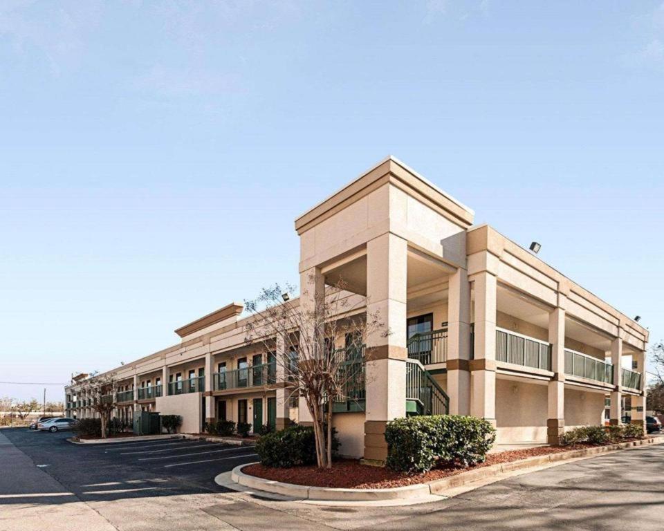 Quality Inn Windsor Mill Dış mekan fotoğraf