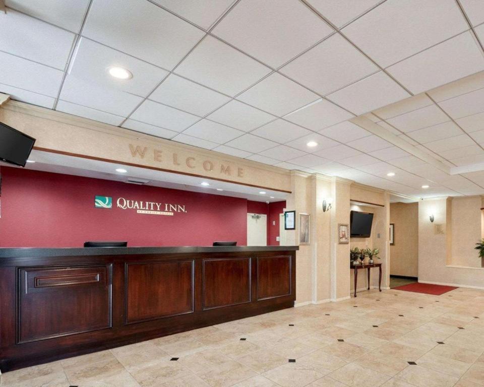Quality Inn Windsor Mill Dış mekan fotoğraf