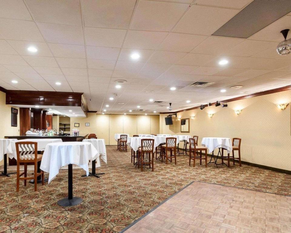 Quality Inn Windsor Mill Dış mekan fotoğraf