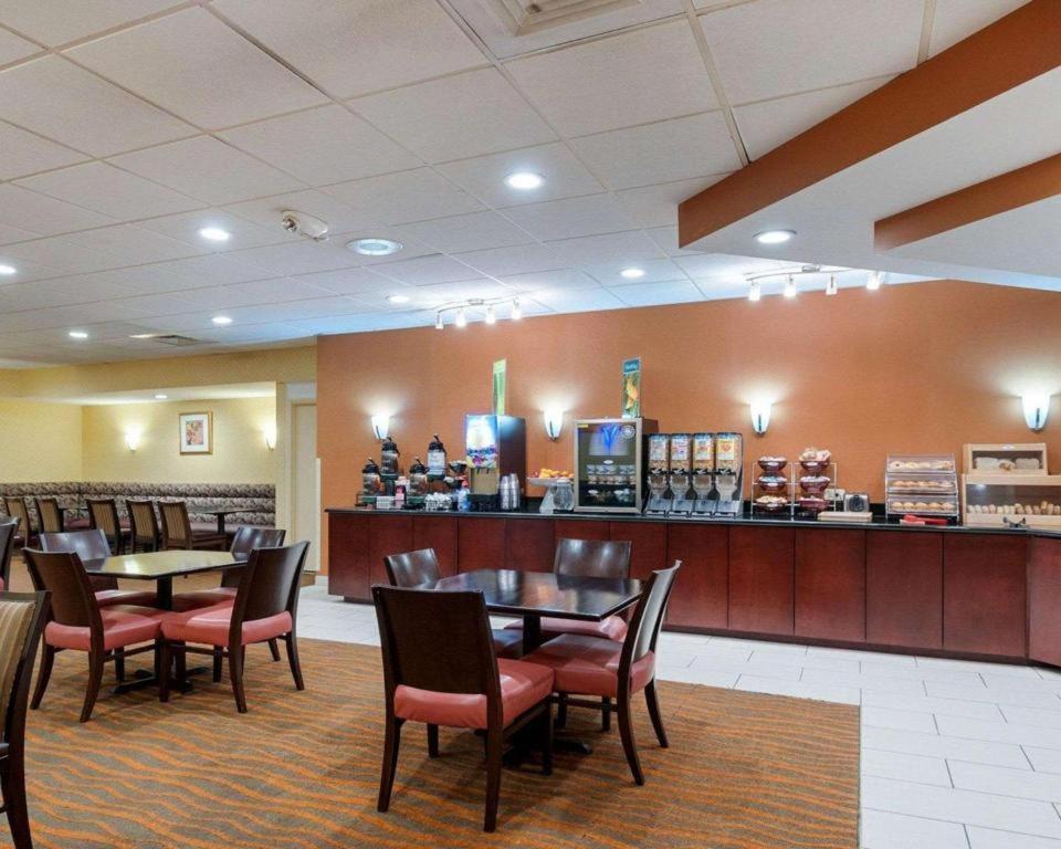 Quality Inn Windsor Mill Dış mekan fotoğraf