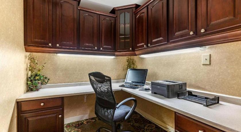 Quality Inn Windsor Mill Dış mekan fotoğraf