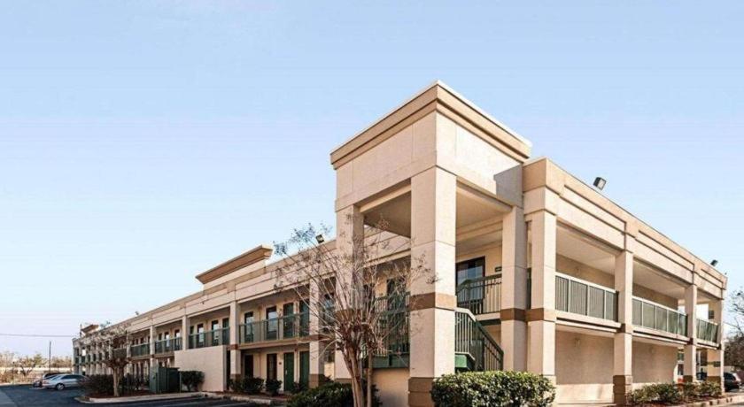 Quality Inn Windsor Mill Dış mekan fotoğraf