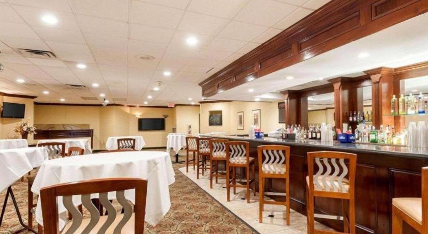Quality Inn Windsor Mill Dış mekan fotoğraf