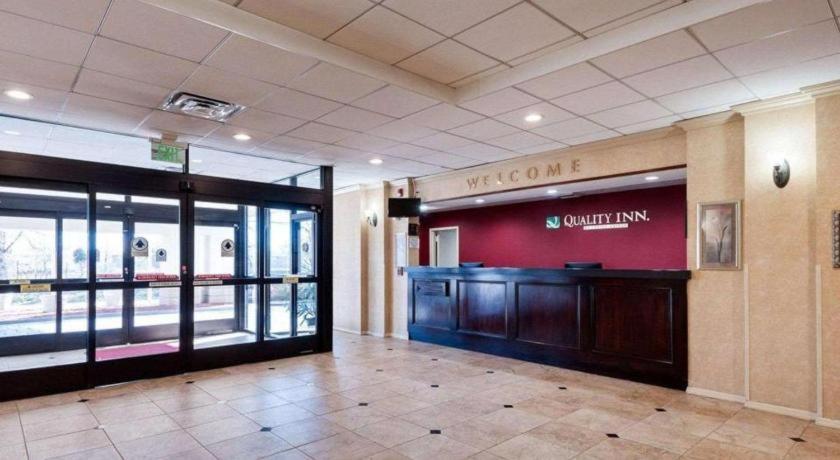Quality Inn Windsor Mill Dış mekan fotoğraf