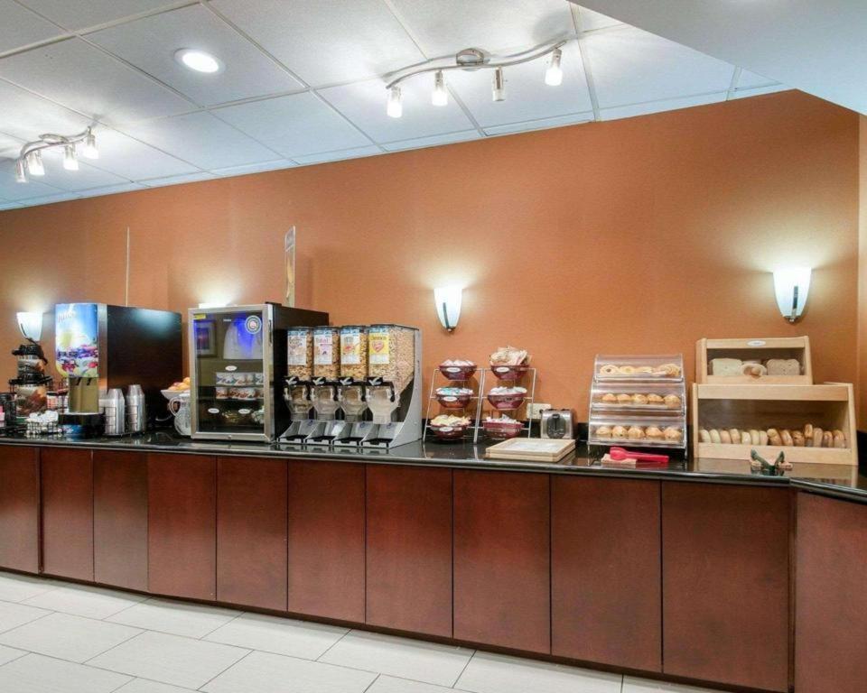 Quality Inn Windsor Mill Dış mekan fotoğraf