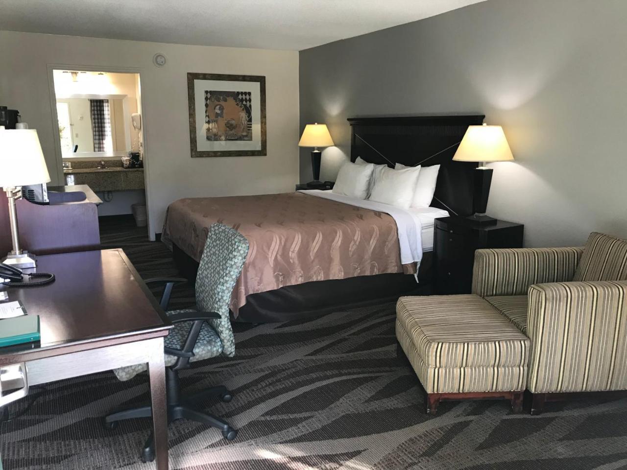 Quality Inn Windsor Mill Dış mekan fotoğraf